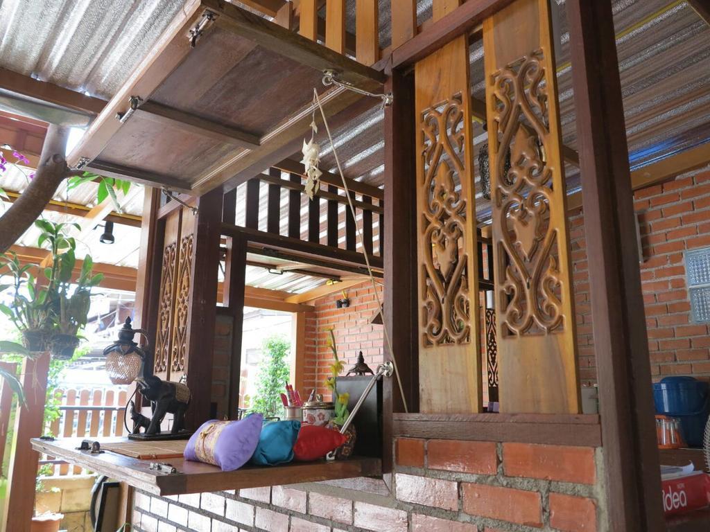 Отель Baan Khun Ya Ayutthaya Экстерьер фото